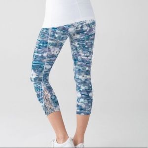 Lululemon True Self Crop II. Blurry Belle Multi